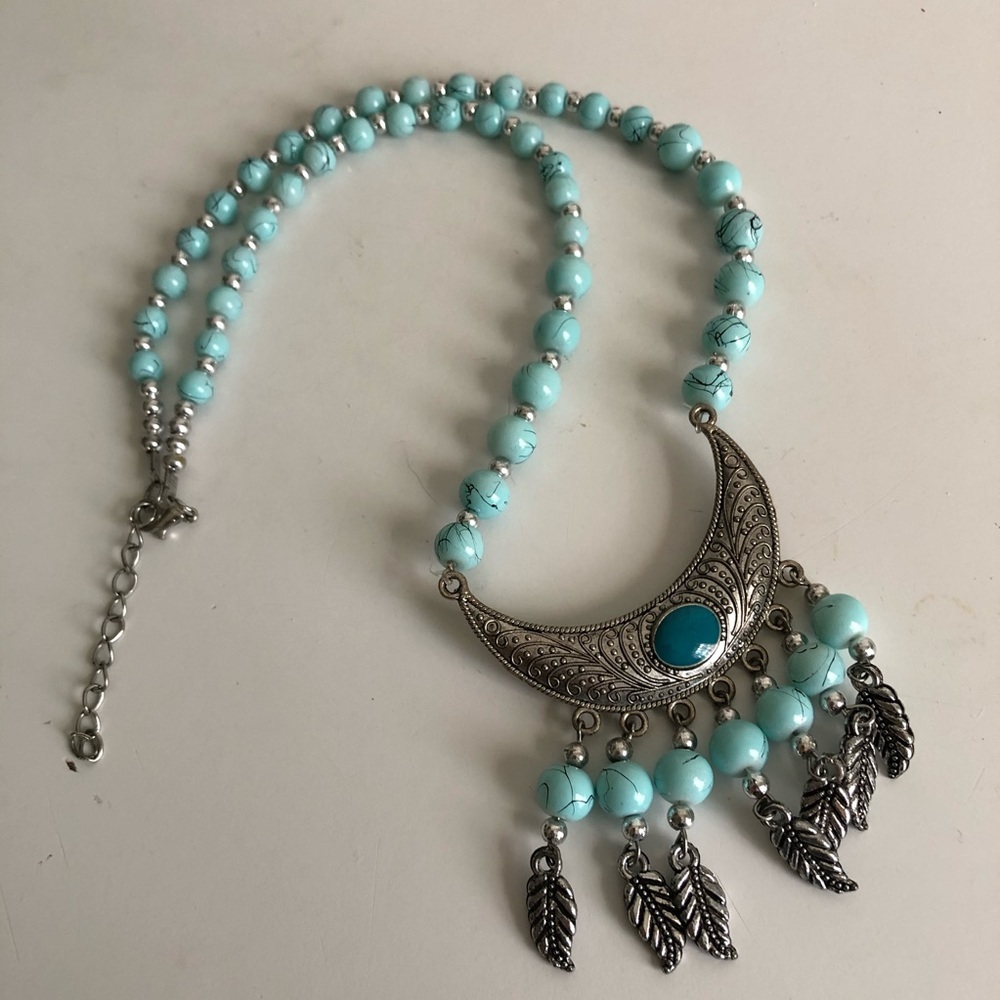 Beautiful vintage necklace
